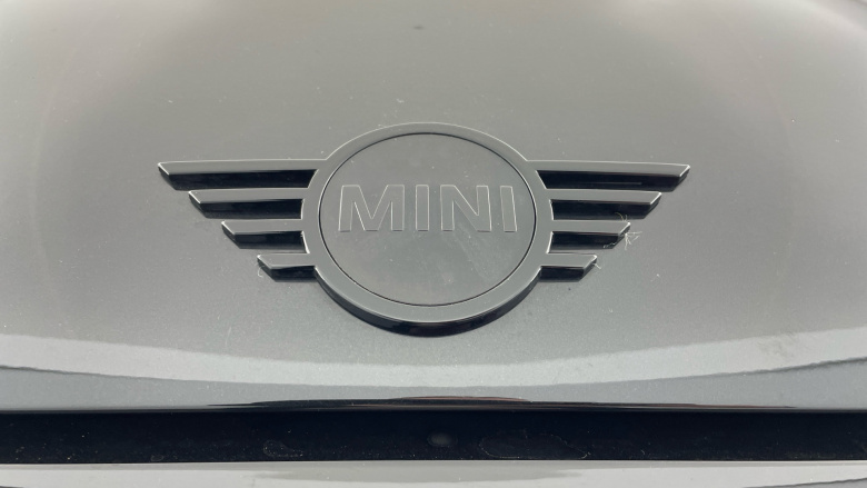 MINI Hatchback 1.5 Cooper Sport Premium 3dr Auto Petrol Hatchback